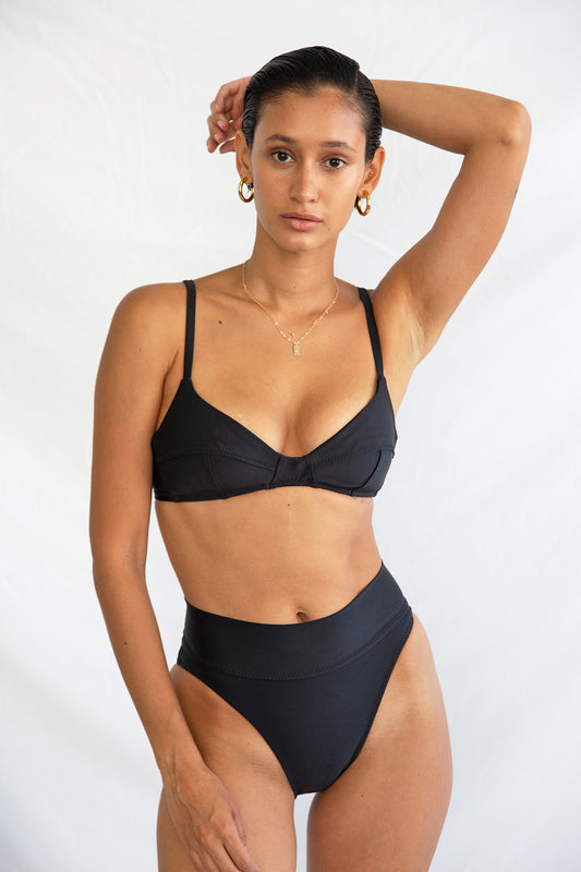 Simone Retro Top in Noir